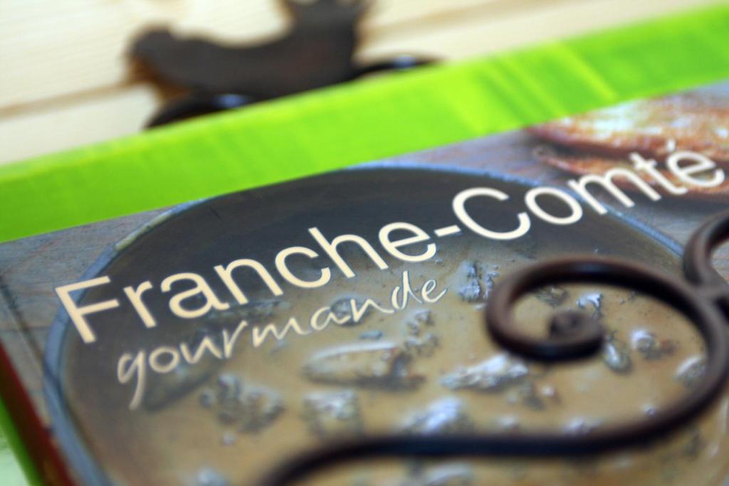 La Tour Du Coq Dore Granges-Narboz Luaran gambar